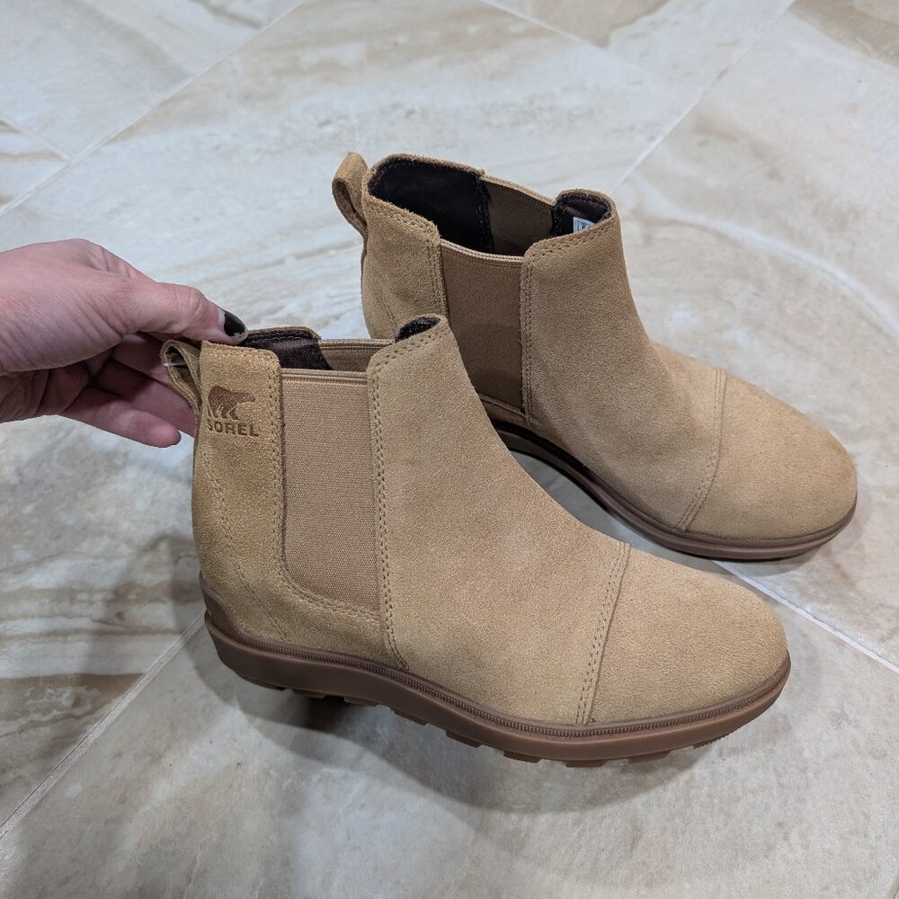 Sorel Women's Evie II Chelsea Boot Caribou Buff Gum Colorway Women's 6